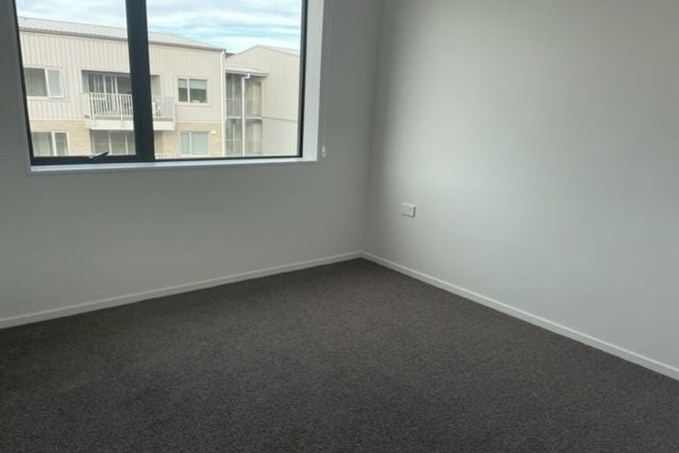 Photo of property in 201/28c Eileen Newey Place, Henderson, Auckland, 0612
