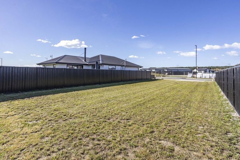 Photo of property in 27 Mcgarry Drive, Kaiapoi, 7630