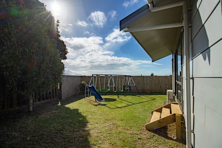 Photo of property in 65 Queens Road, Waikanae Beach, Waikanae, 5036