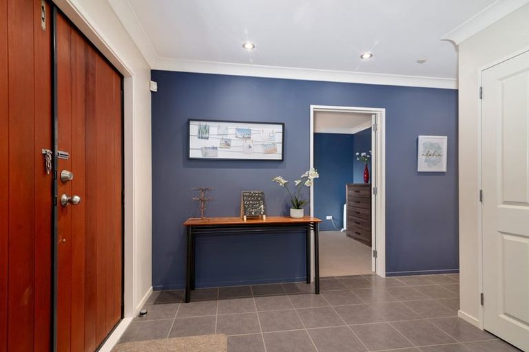 Photo of property in 28 Holden Avenue, Holdens Bay, Rotorua, 3010