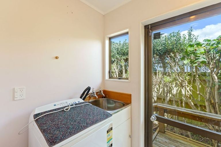 Photo of property in 71 Elizabeth Street, Waikanae, 5036