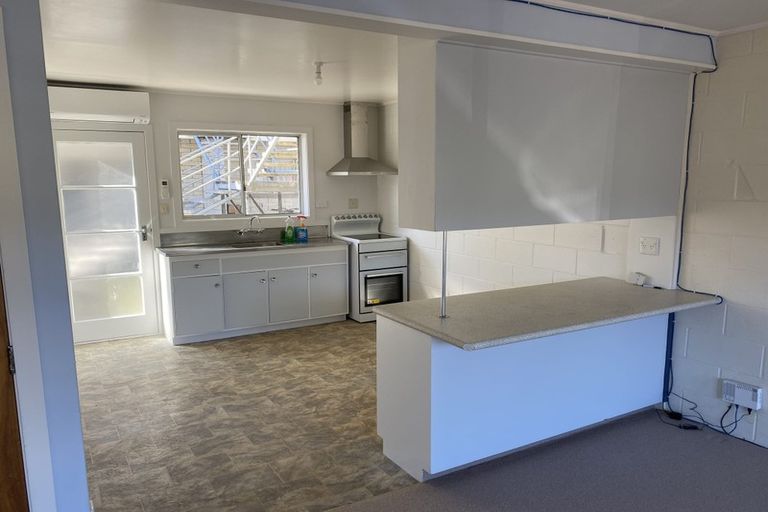 Photo of property in 9/8 Oxford Street, Tawa, Wellington, 5028