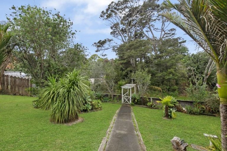 Photo of property in 23 Shadon Place, Stanmore Bay, Whangaparaoa, 0932