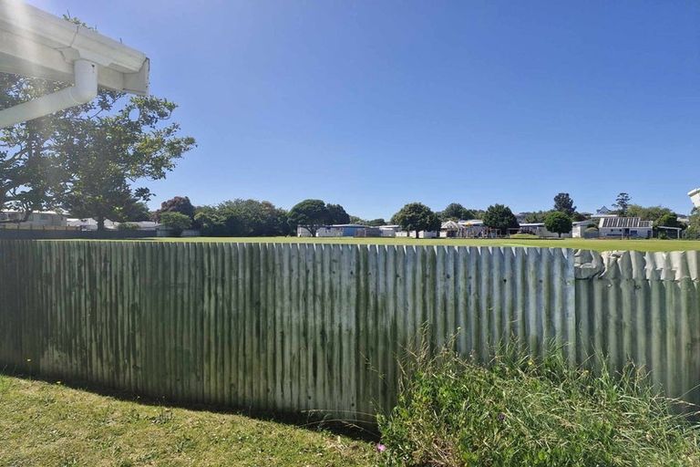Photo of property in 12 Karaka Street, Merrilands, New Plymouth, 4312