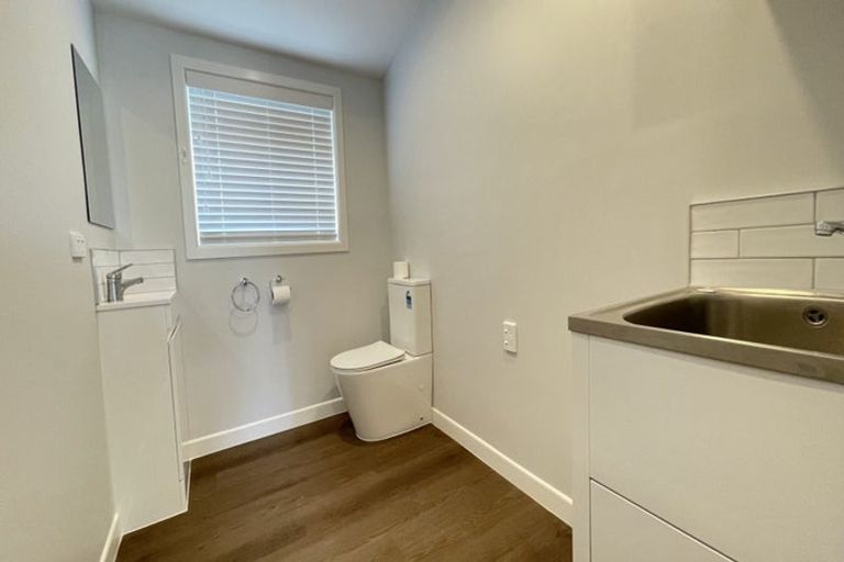 Photo of property in 4 Chapman Road, Te Atatu Peninsula, Auckland, 0610