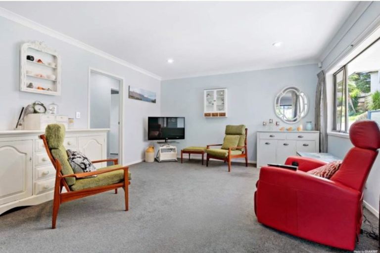Photo of property in 7 Jomard Terrace, Northcross, Auckland, 0632