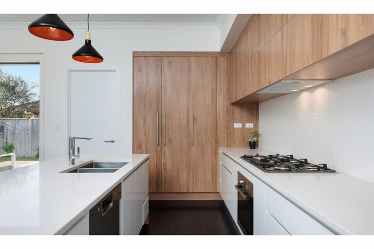 Photo of property in 35 Awatira Drive, Papamoa Beach, Papamoa, 3118