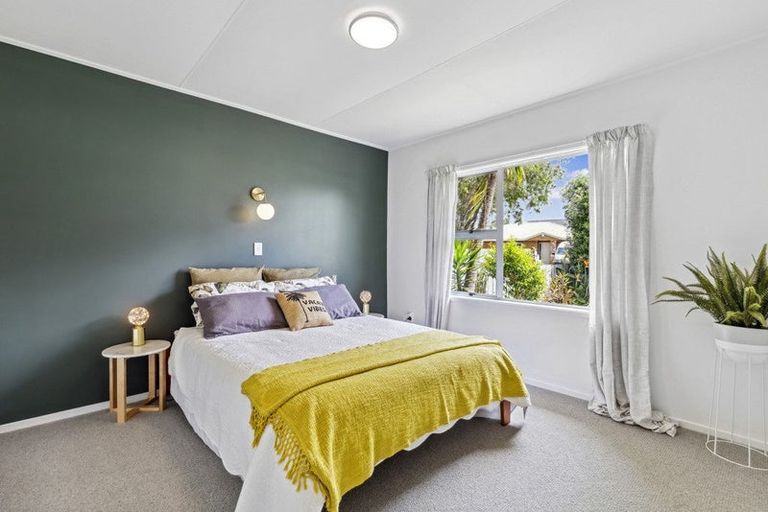 Photo of property in 3/34 Walton Street, Red Beach, 0932