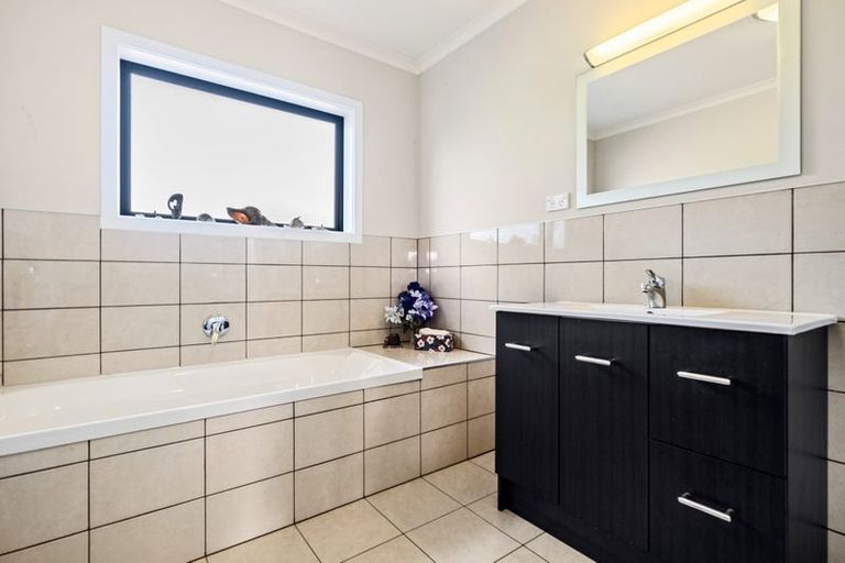 Photo of property in 2 Joll Street, Waitara, 4383