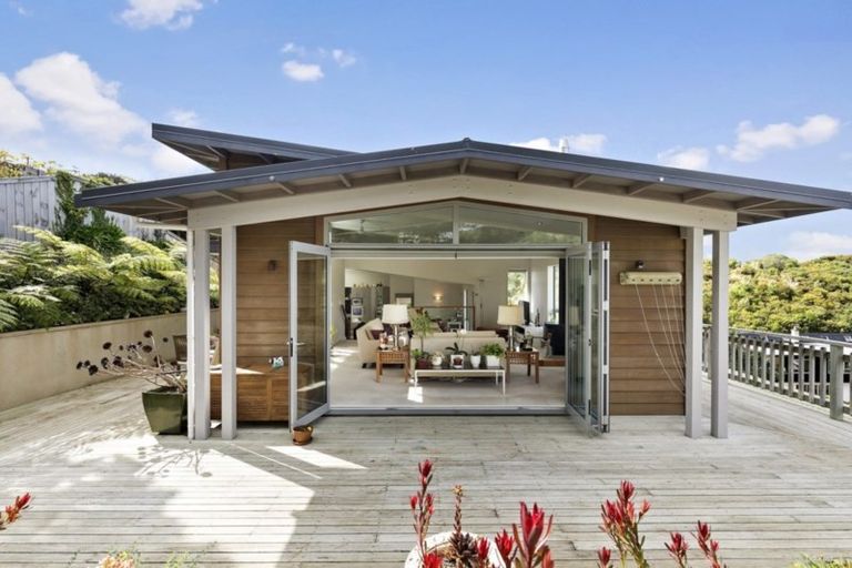 Photo of property in 35 Finnimore Terrace, Vogeltown, Wellington, 6021