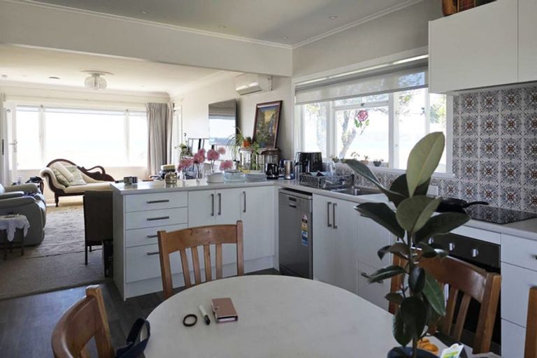 Photo of property in 97 The Esplanade, Westshore, Napier, 4110