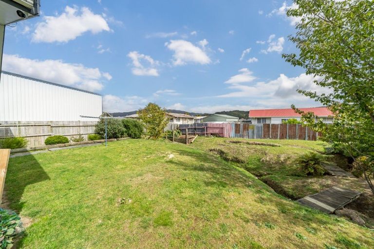 Photo of property in 5 Ashburn Road, Wainuiomata, Lower Hutt, 5014