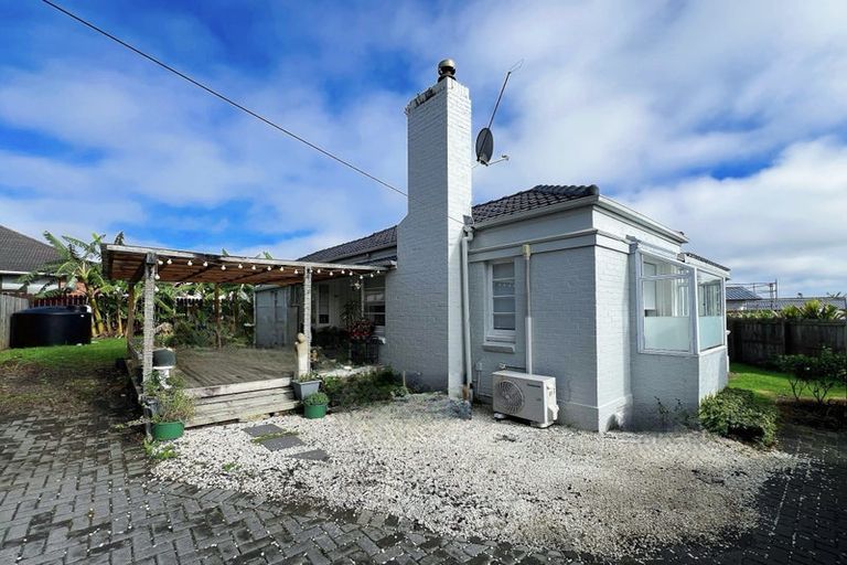 Photo of property in 279 Massey Road, Mangere East, Auckland, 2024