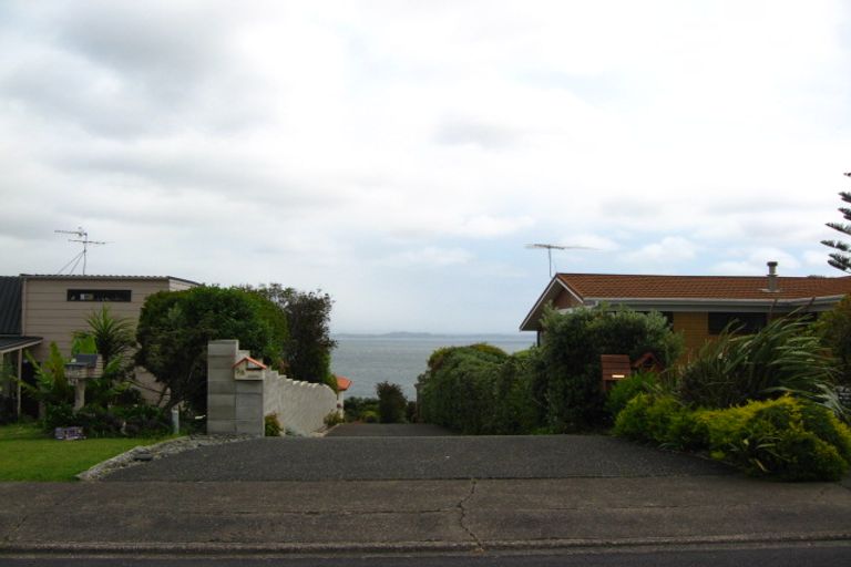 Photo of property in 58 Pacific Parade, Army Bay, Whangaparaoa, 0930