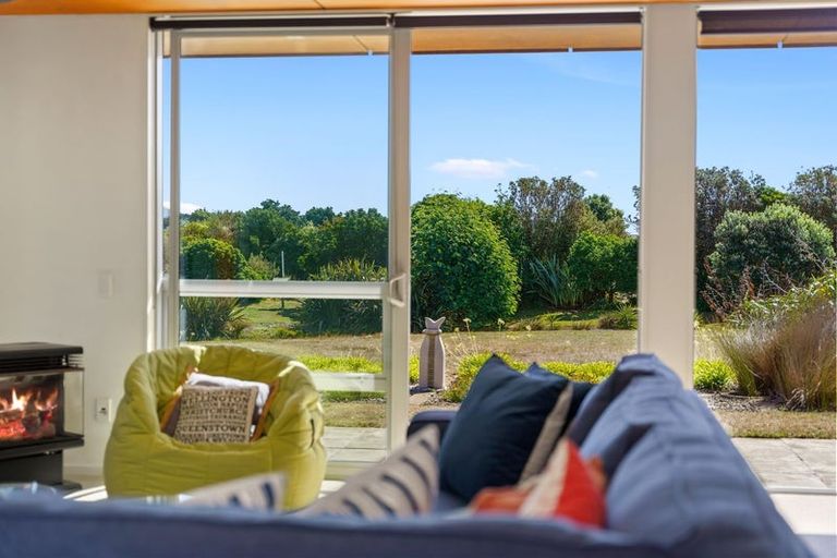 Photo of property in 40 Raukawa Road, Peka Peka, Waikanae, 5391