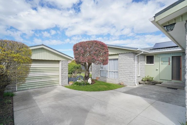 Photo of property in 5 Blairdon Place, Bishopdale, Christchurch, 8053