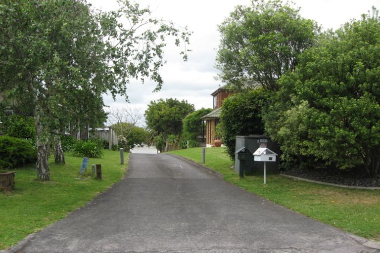 Photo of property in 25 Cumbrian Place, Conifer Grove, Takanini, 2112