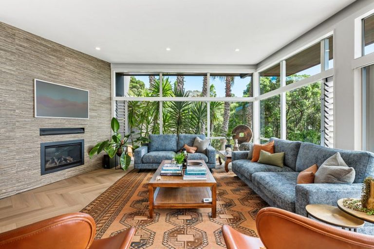 Photo of property in 36a Glenelg Road, Red Beach, 0932