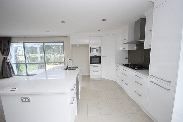 Photo of property in 1 Bankside Road, Silverdale, 0932