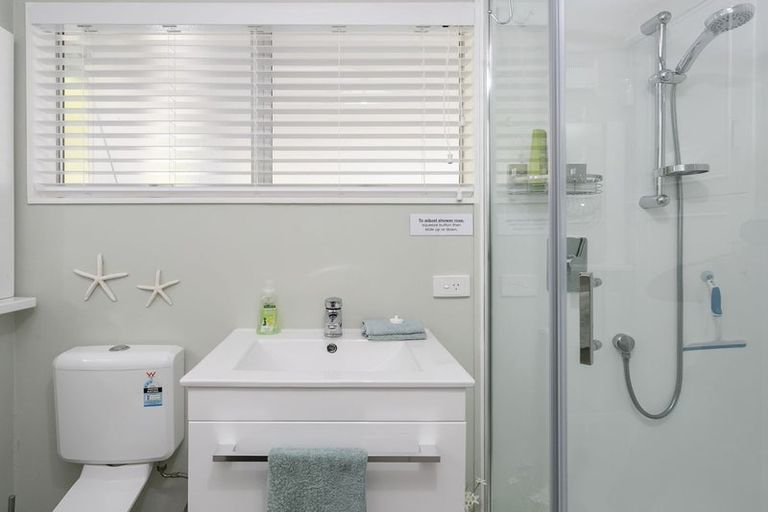 Photo of property in 2/22 Alberta Street, Acacia Bay, Taupo, 3330