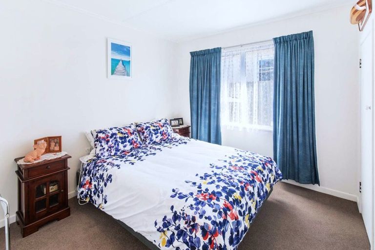 Photo of property in 3 Omori Place, Castlecliff, Whanganui, 4501