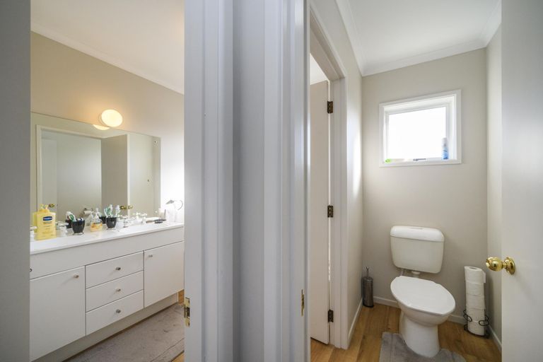 Photo of property in 93 Parnell Heights, Kelvin Grove, Palmerston North, 4414