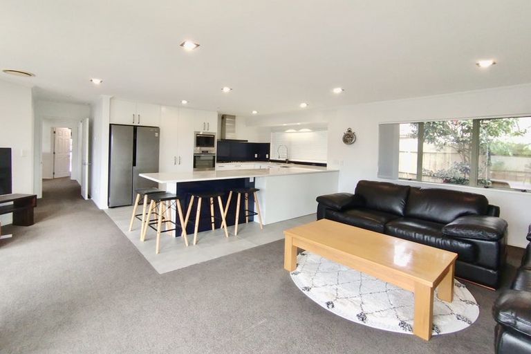 Photo of property in 15 Aspatria Place, Northpark, Auckland, 2013