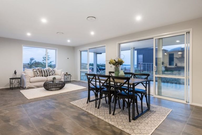 Photo of property in 30 Ridge Drive, Omokoroa, 3114