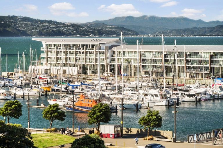 Photo of property in Piermont Apartments, 6e/82 Cable Street, Te Aro, Wellington, 6011