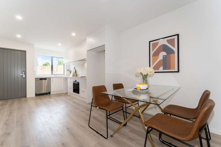 Photo of property in 6d Buisson Glade, West Harbour, Auckland, 0618