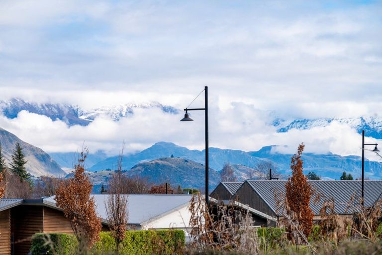 Photo of property in 6 Takahe Lane, Wanaka, 9305