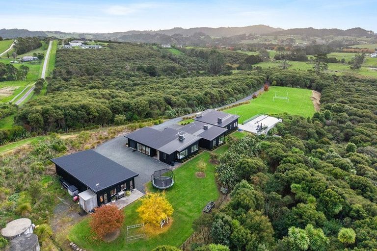 Photo of property in 458 Whitehills Road, Waitoki, Silverdale, 0994
