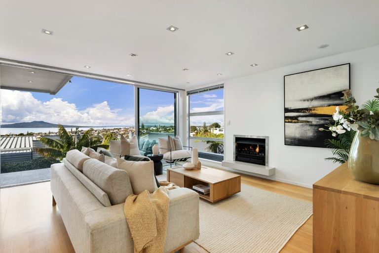 Photo of property in 49 Parr Terrace, Castor Bay, Auckland, 0620