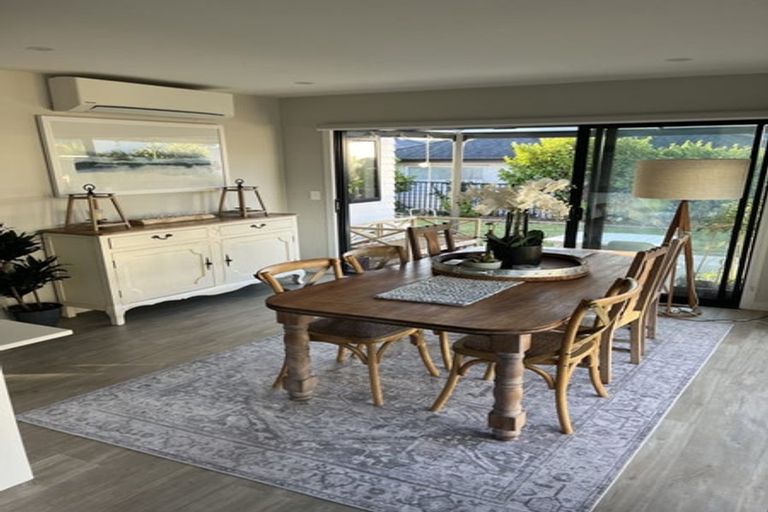 Photo of property in 35 Nobilo Road, Kumeu, 0810