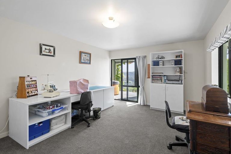 Photo of property in 18 Rockview Place, Mount Pleasant, Christchurch, 8081
