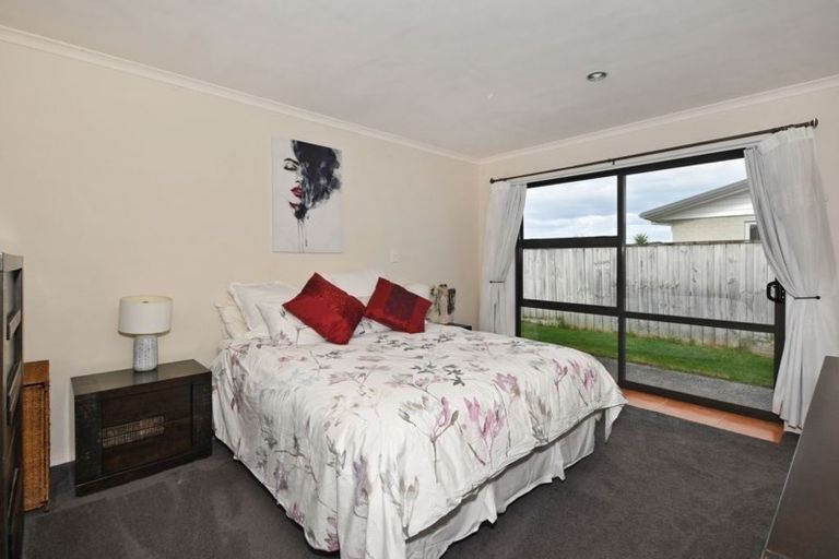 Photo of property in 67 Pyle Road West, One Tree Point, 0118