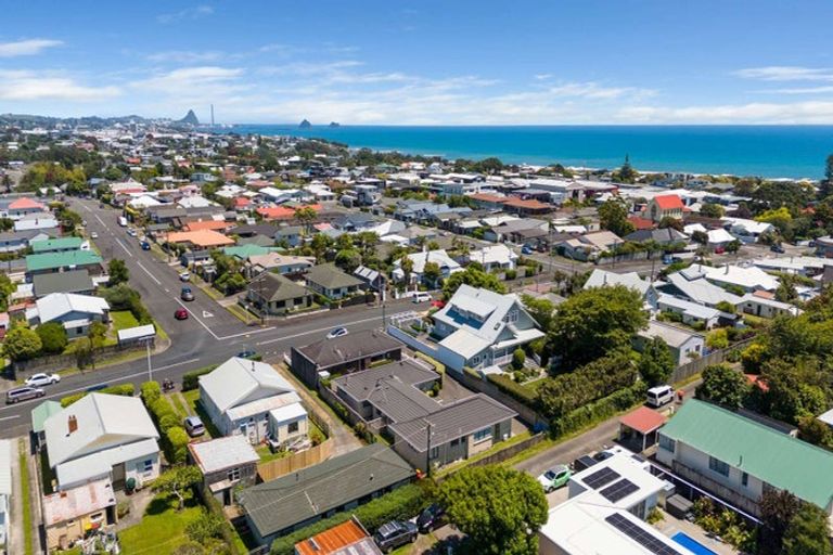 Photo of property in 19a Paynters Avenue, Strandon, New Plymouth, 4312