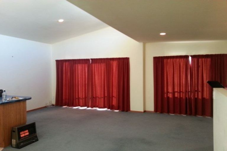 Photo of property in 22 Marina View, Paremata, Porirua, 5026