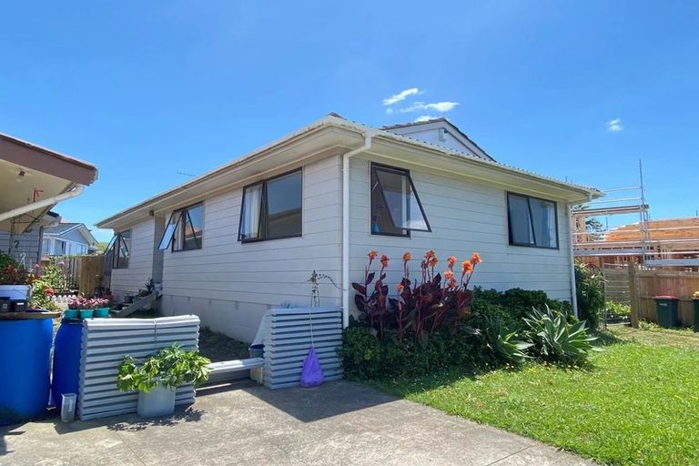 Photo of property in 39 Casuarina Road, Half Moon Bay, Auckland, 2012
