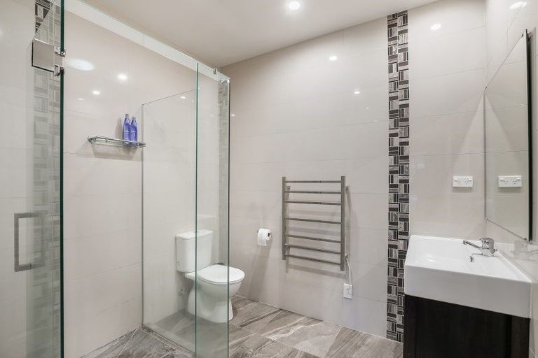 Photo of property in 1 Glencairn Place, Buckland, Pukekohe, 2677