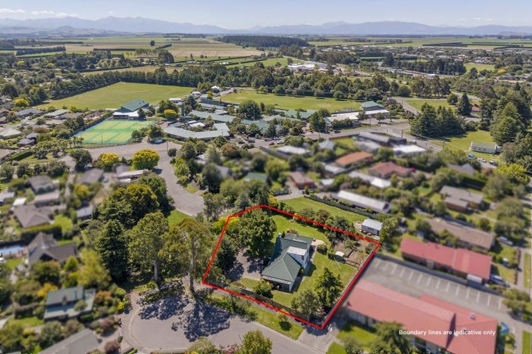 Photo of property in 13 Avoca Place, Darfield, 7510