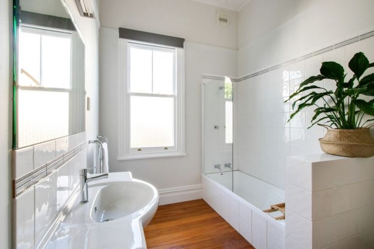 Photo of property in 13 Colenso Avenue, Hospital Hill, Napier, 4110