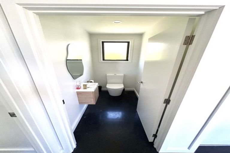 Photo of property in 12a Kauri Street, Merrilands, New Plymouth, 4312