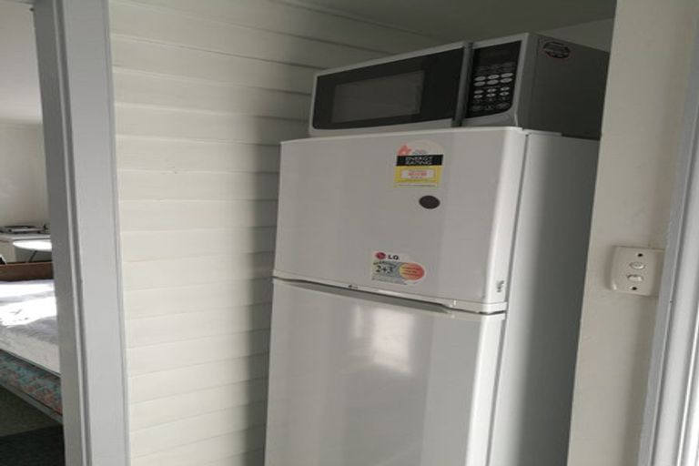 Photo of property in 104 Parkvale Road, Karori, Wellington, 6012