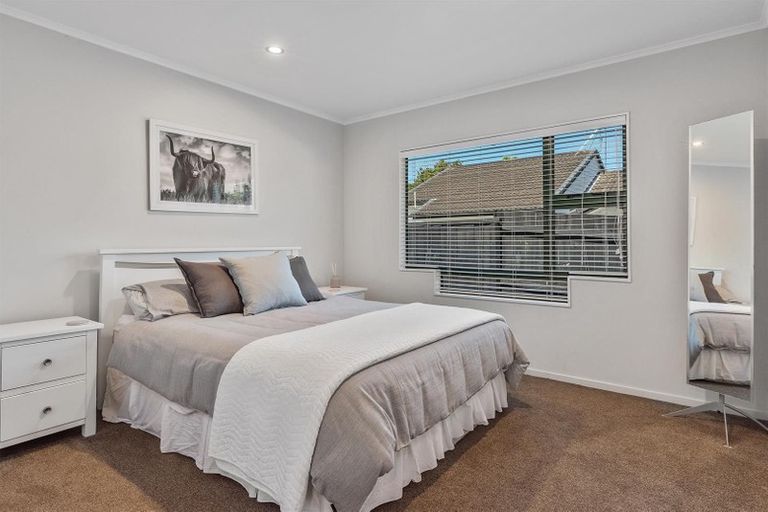Photo of property in 33 Landing Drive, Albany, Auckland, 0632