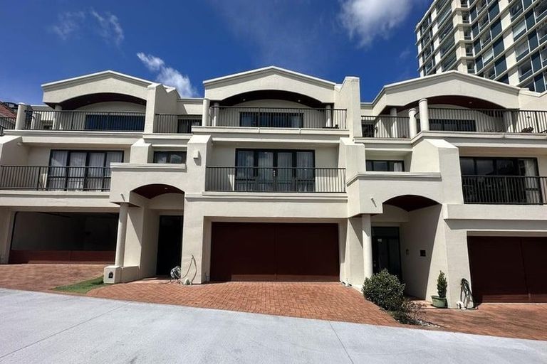 Photo of property in 5/22 Oriental Terrace, Oriental Bay, Wellington, 6011