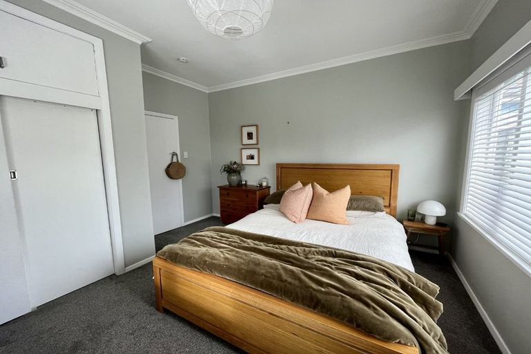 Photo of property in 18 Hinau Street, Tawa, Wellington, 5028