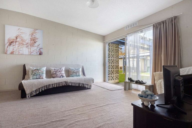 Photo of property in 2/100 River Road, Hamilton East, Hamilton, 3216