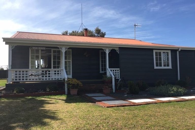 Photo of property in 12 Hicks Crescent, Waikanae Beach, Waikanae, 5036