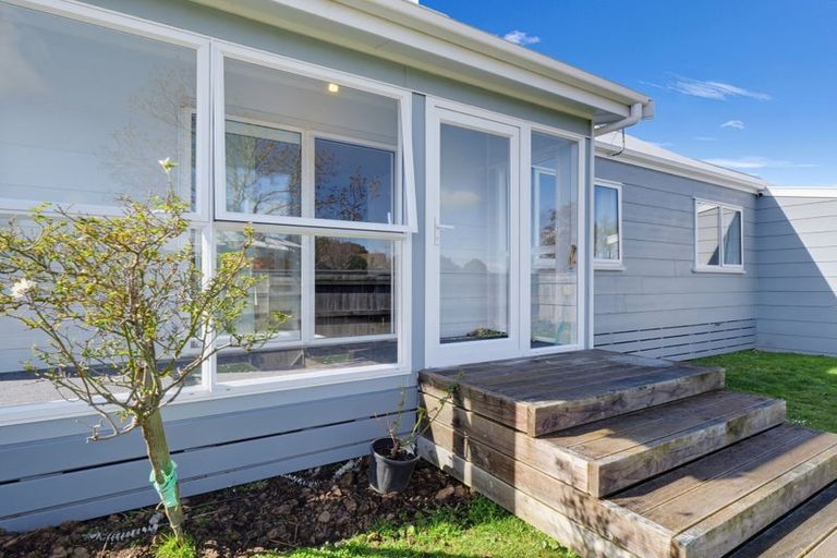 Photo of property in 64 Rhodes Drive, Kelvin Grove, Palmerston North, 4414